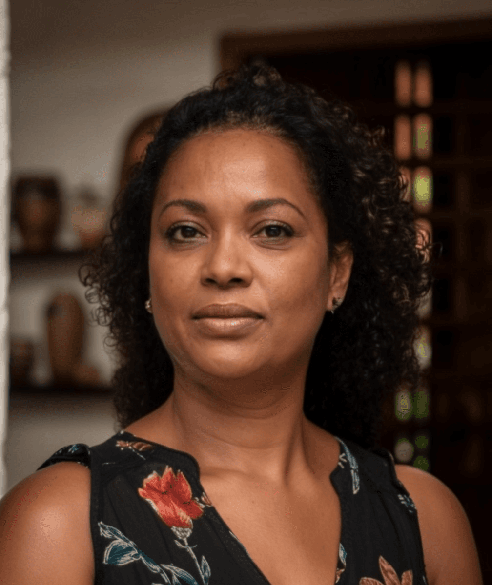 Auria in Life Photo - Auria in Life