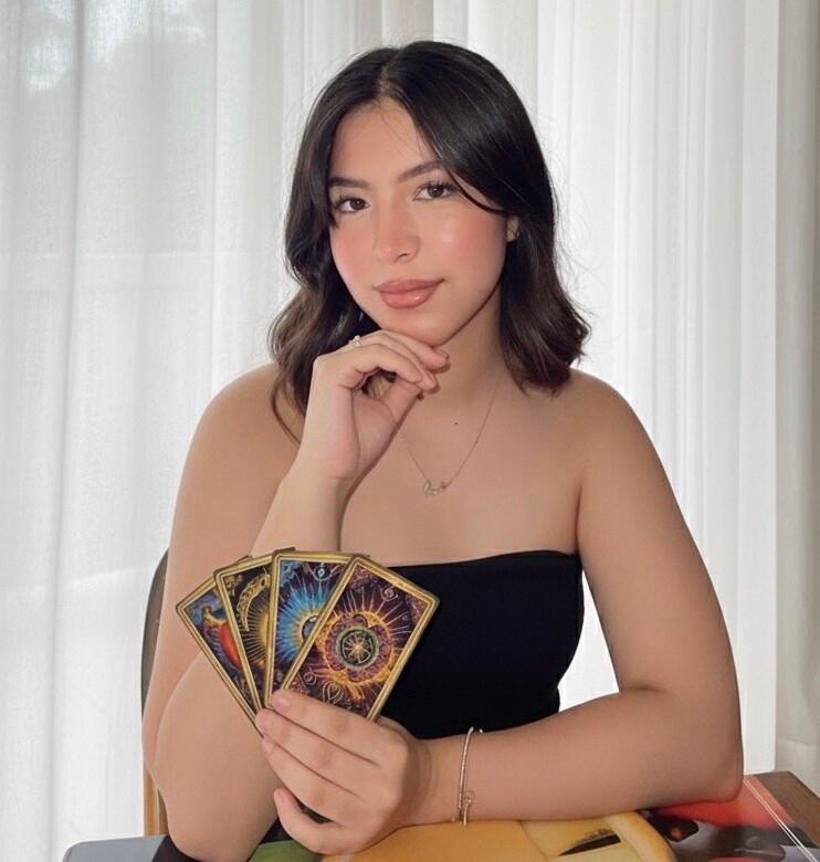 Arya Sinclair Photo - Arya Sinclair