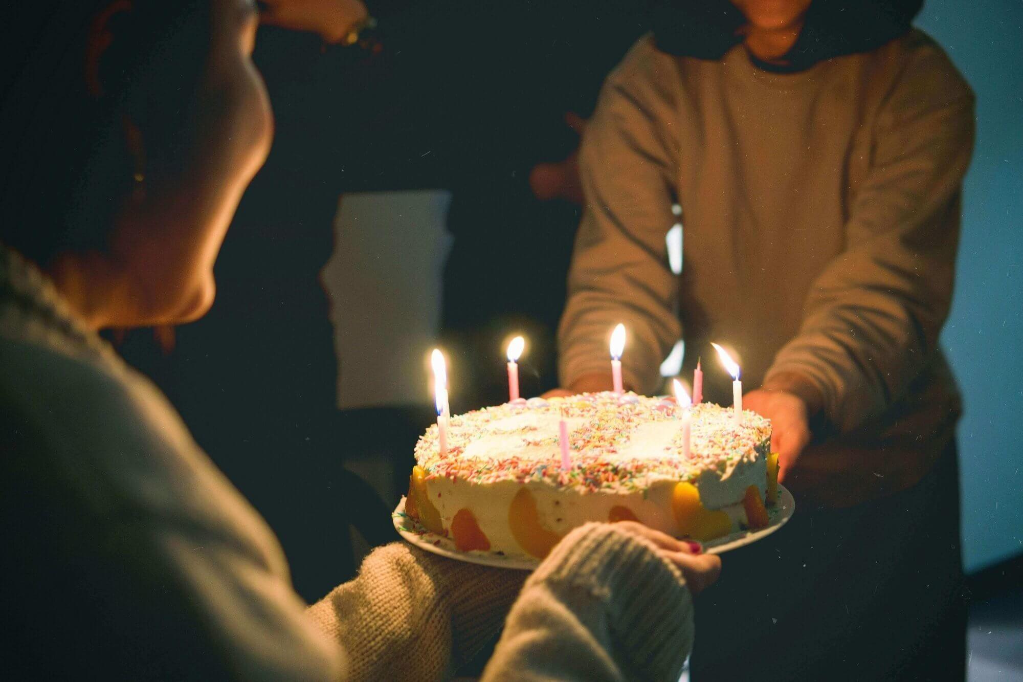 Een verjaardagslegging met tarot over lessen, gaven en kansen, te zien in het artikel op AskNebula Photo - Een verjaardagslegging met tarot over lessen, gaven en kansen, te zien in het artikel op AskNebula